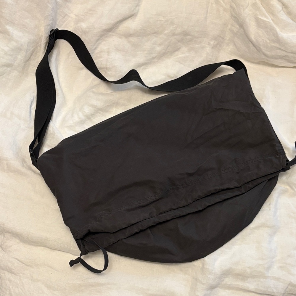 Uniqlo Drawstring Messenger Bag